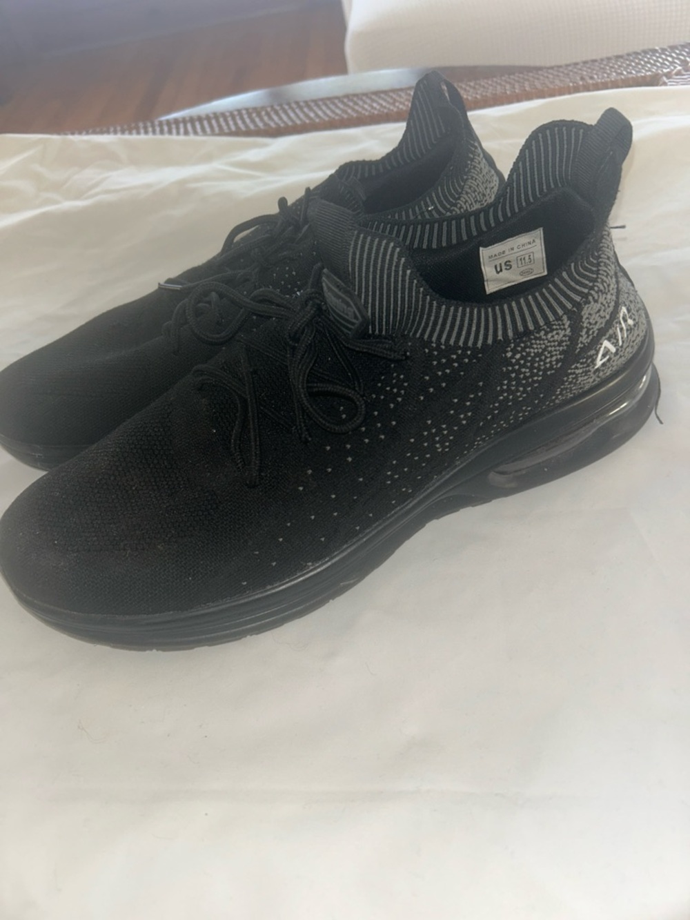 Men's Black Knit Slip-On Sneakers with Air Cushion
